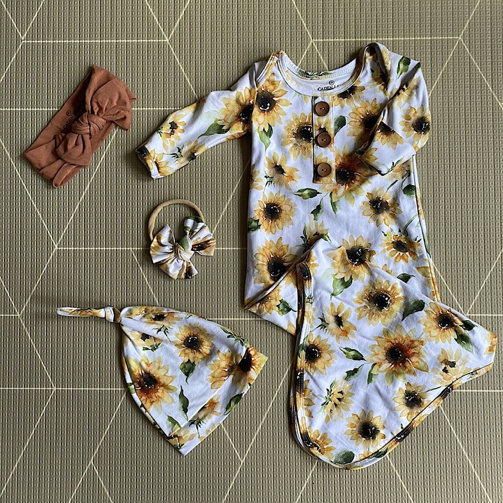 Caden Lane Savannah’s Sunflowers 0-3M Knot Gown & Hat Set + 2 Bows